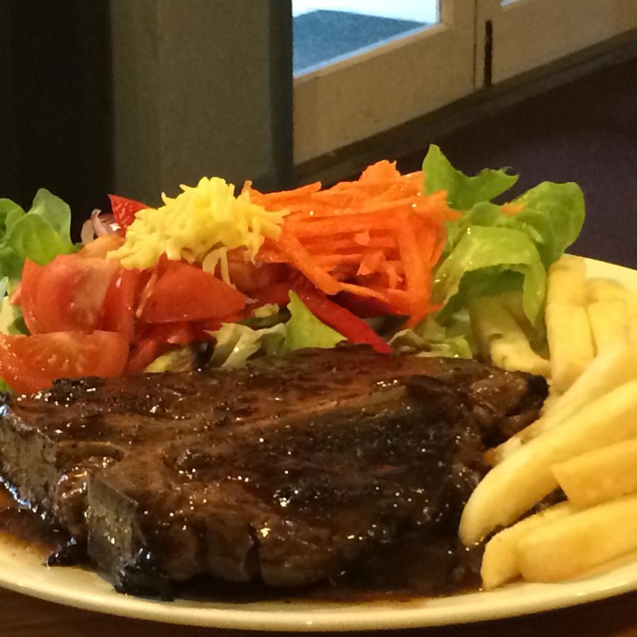 Owen River Tavern & Motels מראה חיצוני תמונה